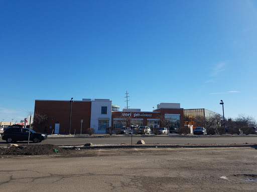 Cell Phone Store «Verizon», reviews and photos, 2605 E Beltline Ave SE, Grand Rapids, MI 49546, USA