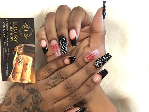 LUXURY NAILS&SPA