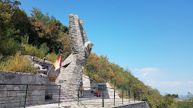 Turul-szobor