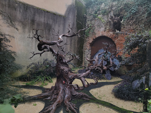 Le jardin de la sorcière et du dragon à Cahors