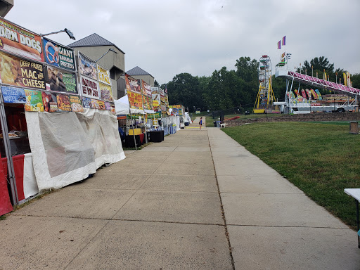 Community Center «Thomas Jefferson Community & Fitness Center», reviews and photos, 3501 2nd St S, Arlington, VA 22204, USA