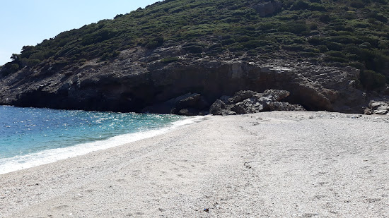 Varellaioi beach