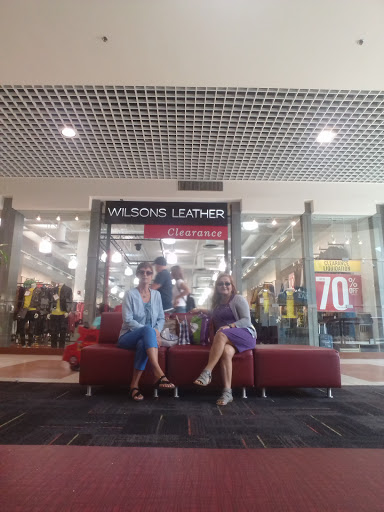 Shopping Mall «North Riverside Park Mall», reviews and photos, 7501 W Cermak Rd, N Riverside, IL 60546, USA