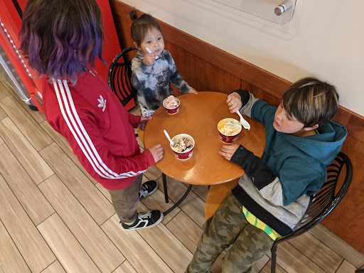 Ice Cream Shop «Cold Stone Creamery & Rocky Mountain Chocolate Factory», reviews and photos, 1917 W 1800 N, Clinton, UT 84015, USA