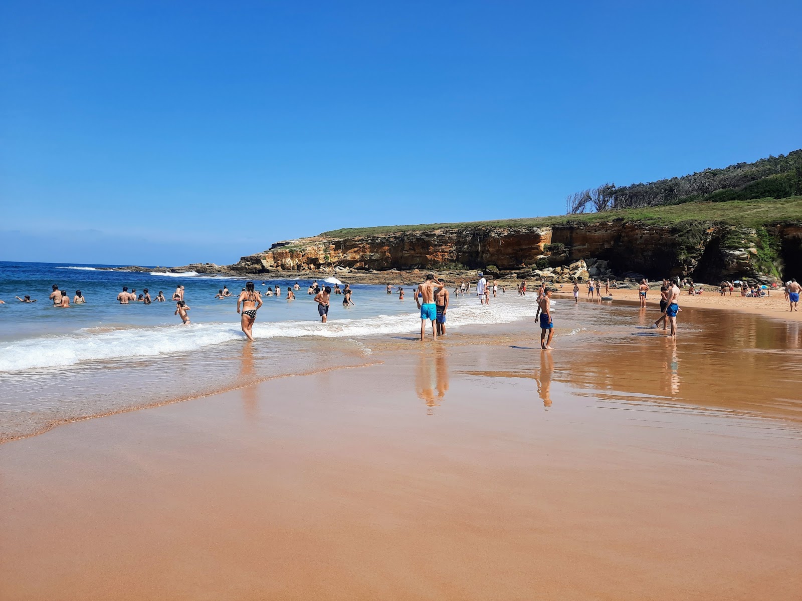 Foto de Playa de San Juan II com areia brilhante superfície