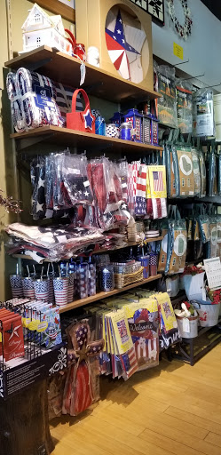 Home Goods Store «Plow & Hearth», reviews and photos, 1628 Laskin Rd #706, Virginia Beach, VA 23451, USA