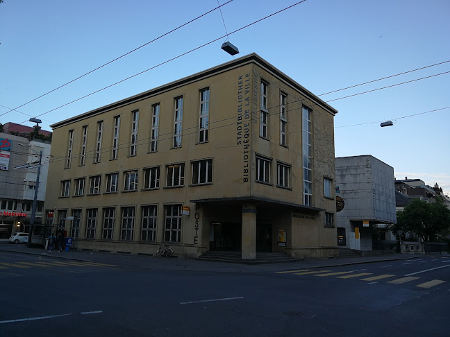 Kommentare und Rezensionen über Stadtbibliothek