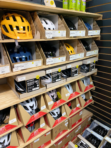 Bicycle Store «Bicycle Centres of Everett», reviews and photos, 4707 Evergreen Way, Everett, WA 98203, USA