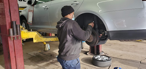 Car Repair and Maintenance «Midas», reviews and photos, 7790 N Lindbergh Blvd, Hazelwood, MO 63042, USA