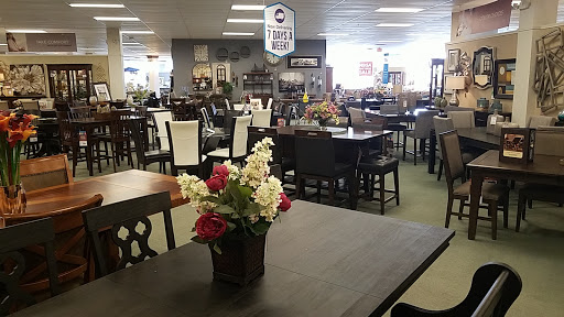 Furniture Store «Raymour & Flanigan Furniture and Mattress Store», reviews and photos, 895 Riverdale St, West Springfield, MA 01089, USA