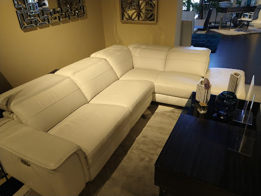 Furniture Store «City Furniture Fort Lauderdale», reviews and photos, 3501 N Federal Hwy, Fort Lauderdale, FL 33308, USA