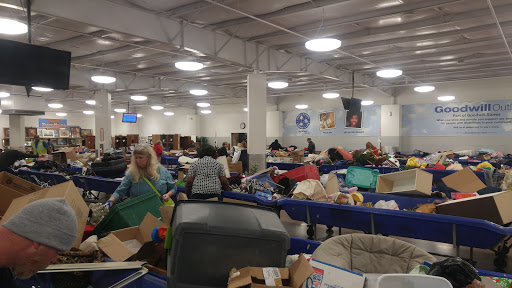 Outlet Store «Goodwill Outlet», reviews and photos, 1750 Woodman Dr, Dayton, OH 45420, USA