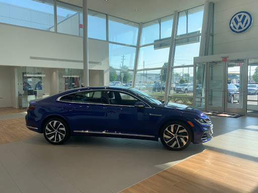 Volkswagen Dealer «Fox Volkswagen of Rochester Hills», reviews and photos, 773 S Rochester Rd, Rochester Hills, MI 48307, USA