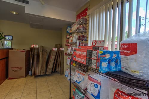 Self-Storage Facility «CubeSmart Self Storage», reviews and photos, 6801 Engle Rd, Middleburg Heights, OH 44130, USA