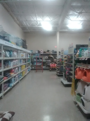 Pet Supply Store «PetSmart», reviews and photos, 1671 E Market St, Harrisonburg, VA 22801, USA