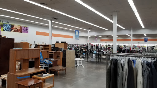 Thrift Store «7th St & Union Hills Goodwill Retail Store & Donation Center», reviews and photos, 710 E Union Hills Dr, Phoenix, AZ 85024, USA