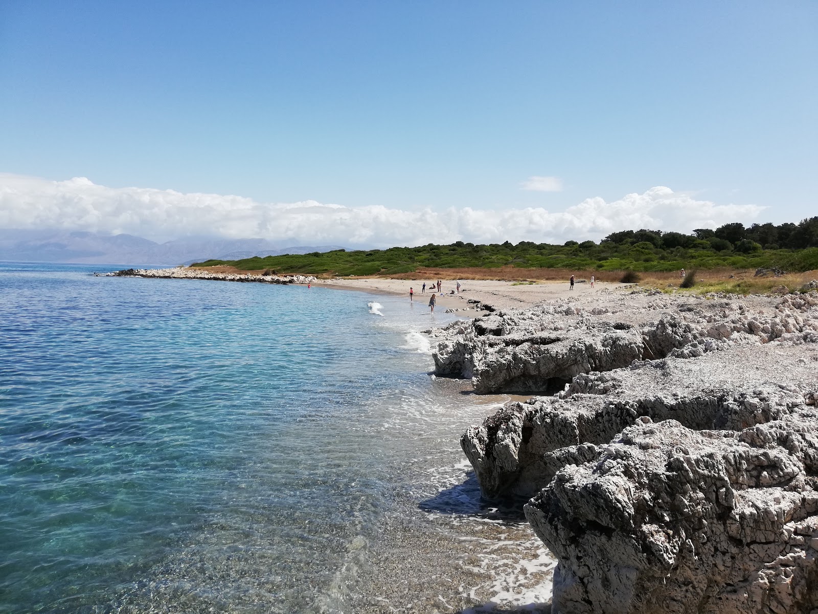 Antinioti West Beach'in fotoğrafı çok temiz temizlik seviyesi ile