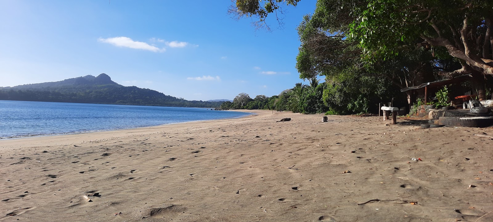 Φωτογραφία του Mtsanga Mtiti Beach με επίπεδο καθαριότητας πολύ καθαρό