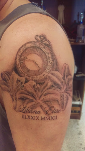 Explore ohana tattoo ideas, creative tattoo ideas in Clarksville, available at Uncle Bobs Tattoos