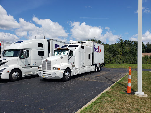 Shipping Company «FedEx Custom Critical, Inc.», reviews and photos, 1475 Boettler Rd, Uniontown, OH 44685, USA