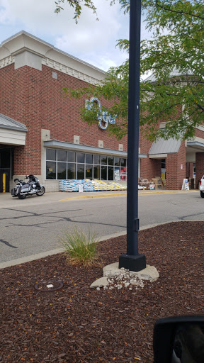 Grocery Store «Kroger», reviews and photos, 108 W Highland Rd, Howell, MI 48843, USA