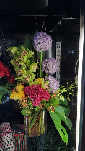 Florist «Alborada Florist», reviews and photos, 17 Huguenot St, New Rochelle, NY 10801, USA