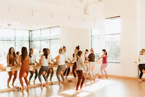 barre3 Happy Valley image