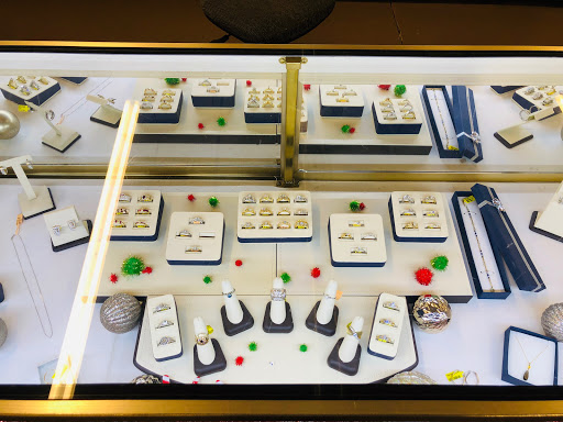 Pawn Shop «Roswell Pawn & Jewelry», reviews and photos, 615 Holcomb Bridge Rd, Roswell, GA 30076, USA