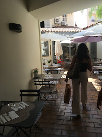 Atmosphère du Restaurant français La Cour des Thés à Antibes - n°10
