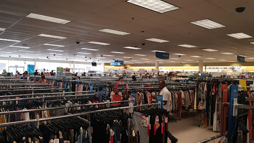 Clothing Store «Ross Dress for Less», reviews and photos, 8464 W Hillsborough Ave, Tampa, FL 33615, USA