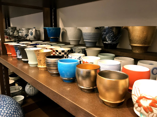 Japanese Pottery in Tokyo