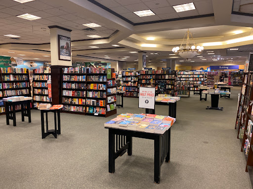 Book Store «Barnes & Noble», reviews and photos, 152 Miracle Mile, Coral Gables, FL 33134, USA