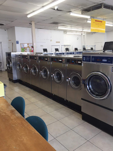 Laundromat «Crystal Dry Cleaners & Laundry», reviews and photos, 7180 W 44th Ave, Wheat Ridge, CO 80033, USA