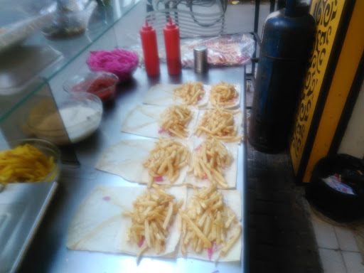 مطعم المعلم السوري