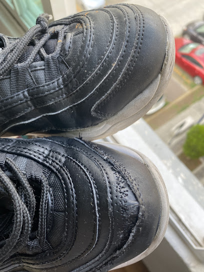 Reparadora de calzado help shoes