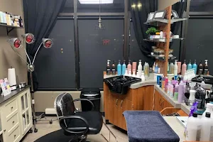 Hairhaus Salon image
