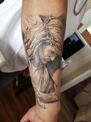 Tattoo Shop «Buena Suerte Tattoo», reviews and photos, 2030 N Cage Blvd A, Pharr, TX 78577, USA