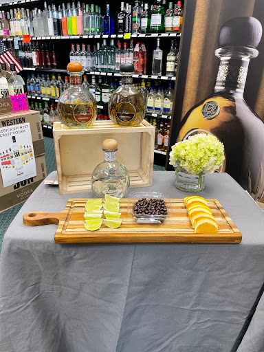 Liquor Store «Star Liquor @ Big Bend Road», reviews and photos, 13192 US-301, Riverview, FL 33578, USA