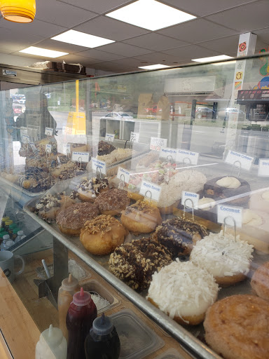 Donut Shop «Peace, Love and Little Donuts of Bethel Park», reviews and photos, 100 Broughton Rd, Bethel Park, PA 15102, USA