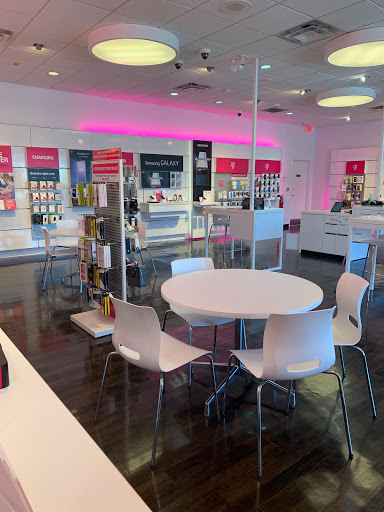 Cell Phone Store «T-Mobile», reviews and photos, 288 Hartford Ave, Bellingham, MA 02019, USA