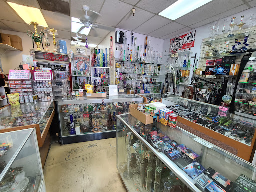 Tobacco Shop «Smoke N Stuff», reviews and photos, 4332 W Thunderbird Rd, Glendale, AZ 85306, USA