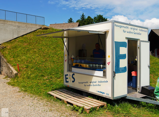 Rezensionen über Eis Sports-Bar in Einsiedeln - Eisdiele