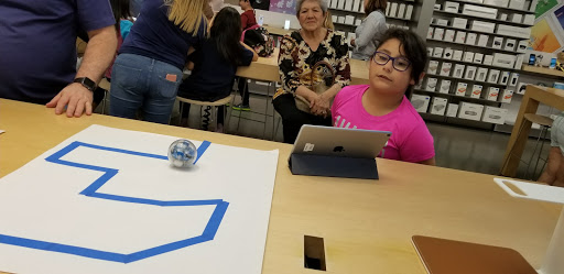 Computer Store «Apple Cielo Vista Mall», reviews and photos, 8401 Gateway Blvd W, El Paso, TX 79925, USA