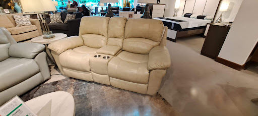 Furniture Store «Rooms To Go & Rooms To Go Kids Furniture Store - Miami International (Doral)», reviews and photos, 10623 NW 12th St, Doral, FL 33172, USA