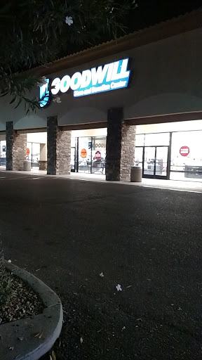 Thrift Store «32nd St & Cactus Goodwill Retail Store & Donation Center», reviews and photos