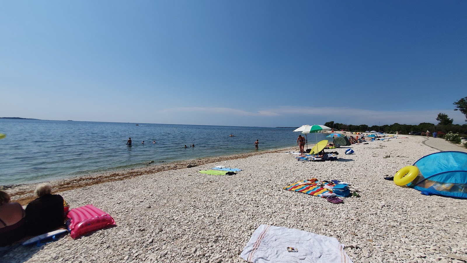 Fotografie cu Plaja Peroj cu plajă spațioasă
