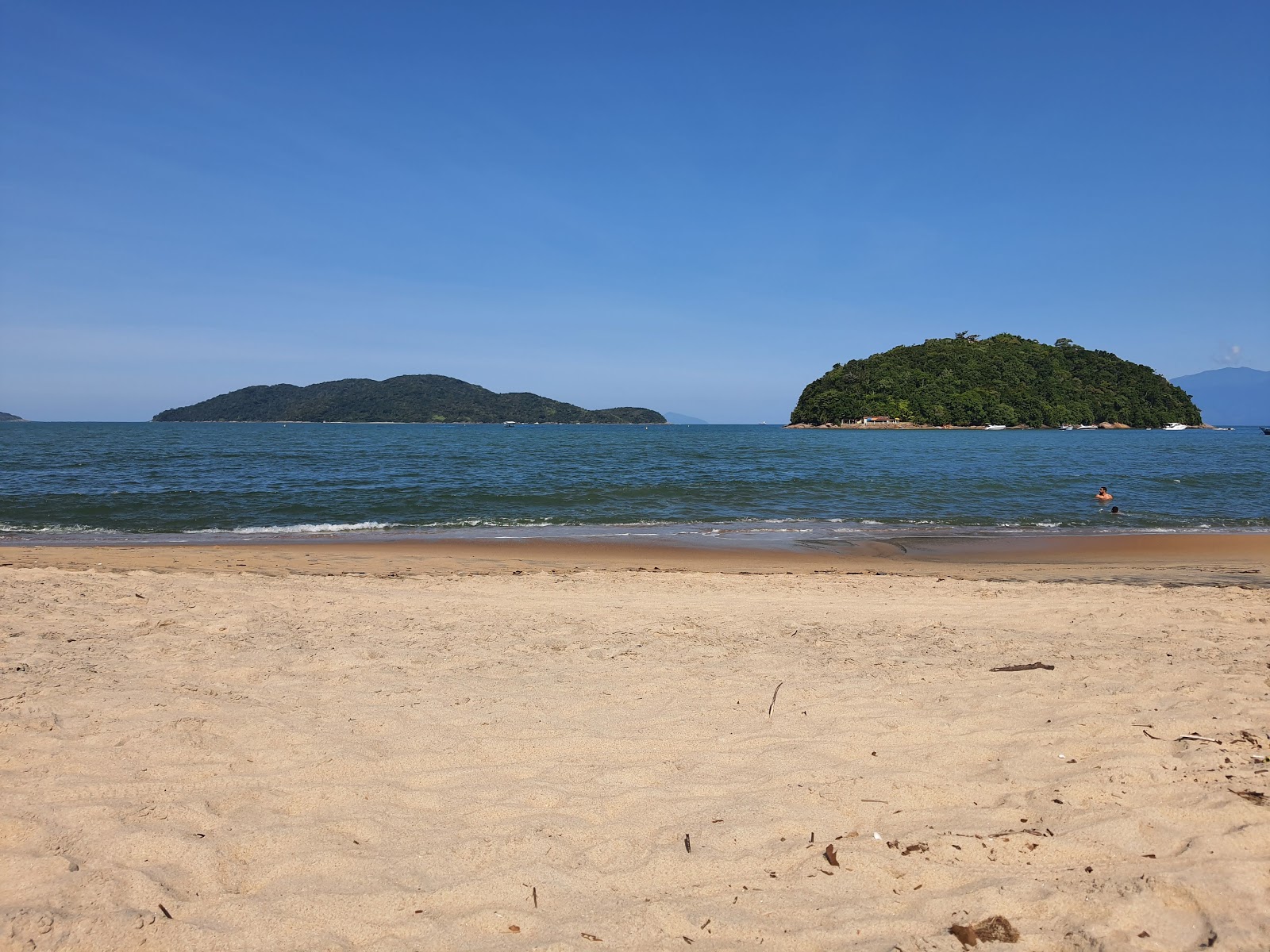 Photo of Cocanha Beach and the settlement