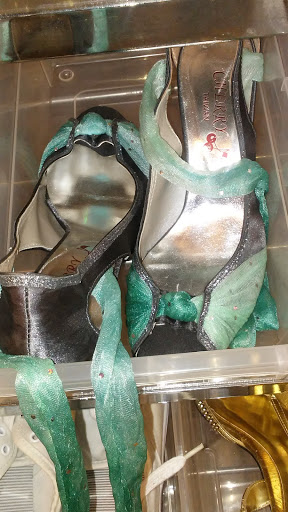 Second Chance Thrift, 1674 Ogden Ave, Chicago, IL 60612, USA, 