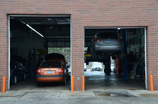 Auto Repair Shop «Quiroz Auto Repair», reviews and photos, 485 N Bolingbrook Dr, Bolingbrook, IL 60440, USA