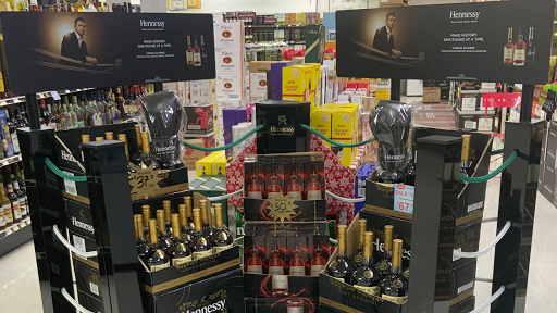 Beer Store «H&B Wines & Liquors», reviews and photos, 725 Grafton St, Worcester, MA 01604, USA